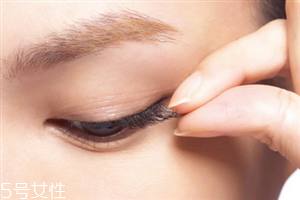 假睫毛是一次性的嗎？假睫毛可以重復(fù)使用