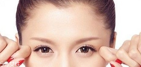 假睫毛是貼在上面還是下面？貼假睫毛的常見錯(cuò)誤