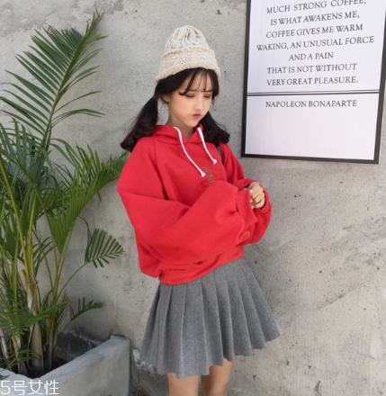 紅色衛(wèi)衣適合什么人穿？紅紅火火過新年