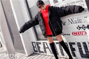 紅色衛(wèi)衣搭配什么鞋子？休閑風(fēng)時(shí)尚風(fēng)都能駕馭