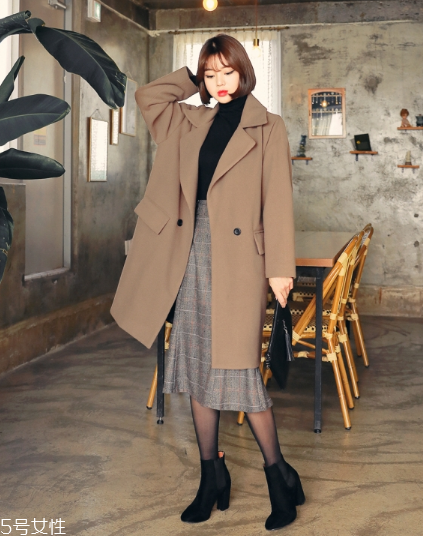 呢大衣搭配什么裙子好看？冬天也能萬(wàn)種風(fēng)情