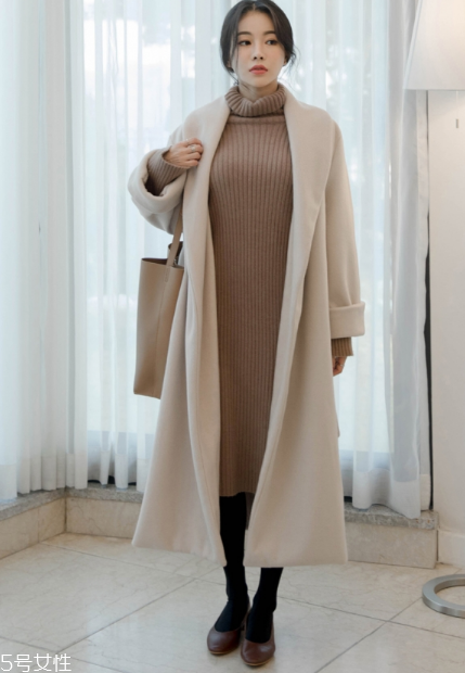 呢大衣搭配什么裙子好看？冬天也能萬(wàn)種風(fēng)情