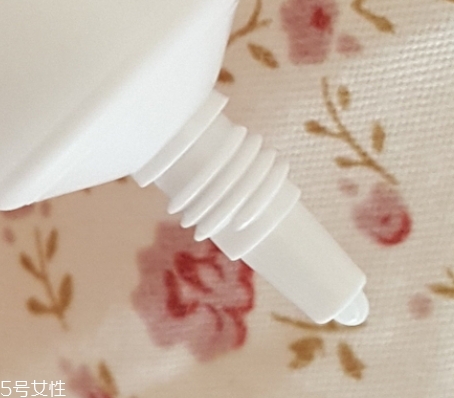 眼部凝膠什么時候用？更加推薦晚上用