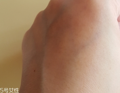 眼部凝膠什么時候用？更加推薦晚上用