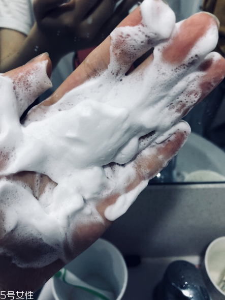 香奈兒洗面奶好用嗎？快吃下我這顆安利