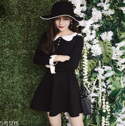 小香風連衣裙怎么搭配？給你滿滿的女人味