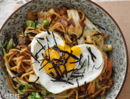 拉面可以炒嗎？教你炒拉面