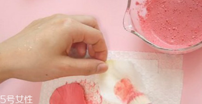 花瓣腮紅怎么做的？貌美又好用