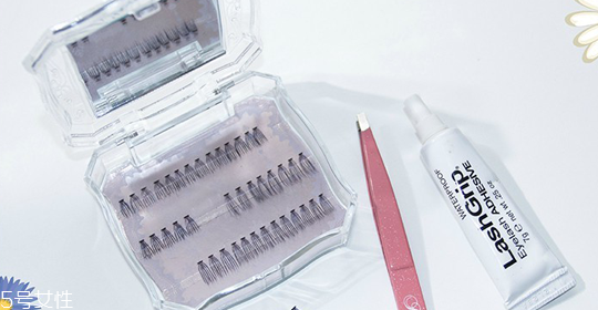 怎么使用單簇假睫毛？睫毛膏和假睫毛的區(qū)別