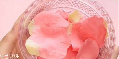 花瓣腮紅怎么做的？貌美又好用