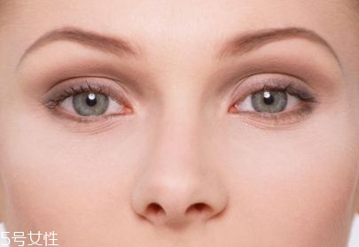 割雙眼皮后如何快速消腫？割雙眼皮正確護(hù)理比手術(shù)季節(jié)更重要