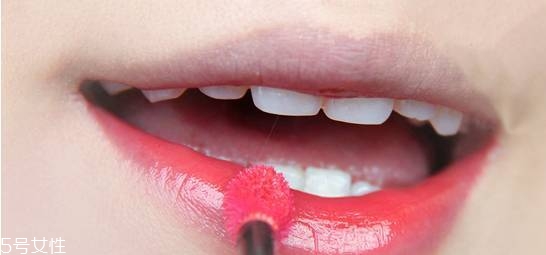 ysl唇釉怎么涂出玻璃唇？打造獨特唇色