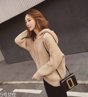 2018流行什么款式的衛(wèi)衣？這些衛(wèi)衣值得一看