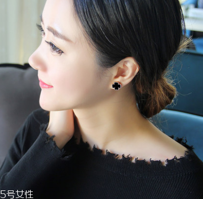 朋克風(fēng)女生穿衣 朋克和冬日更搭！