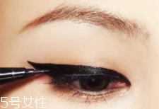 眉粉可以畫眼線嗎？