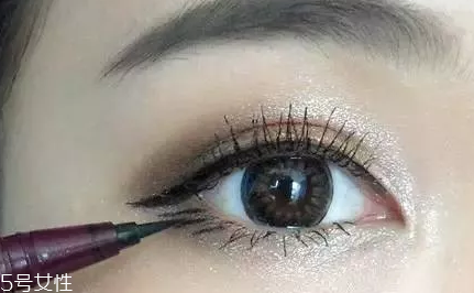 纖長型睫毛膏怎么刷？不要z字刷