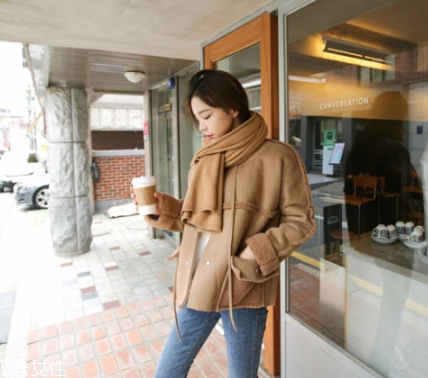 什么顏色的圍巾最百搭？這幾個顏色輕松駕馭