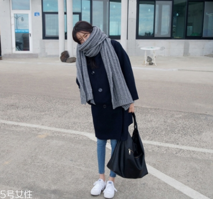 什么顏色的圍巾最百搭？這幾個顏色輕松駕馭