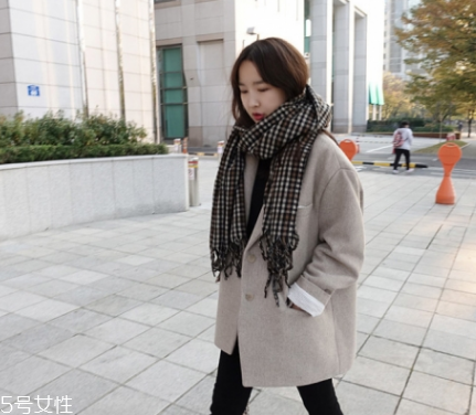 什么顏色的圍巾最百搭？這幾個顏色輕松駕馭