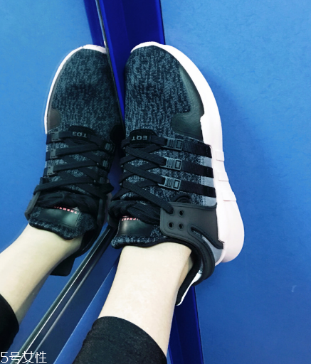 阿迪達(dá)斯有加絨鞋嗎？冬天也能穿的運(yùn)動(dòng)鞋