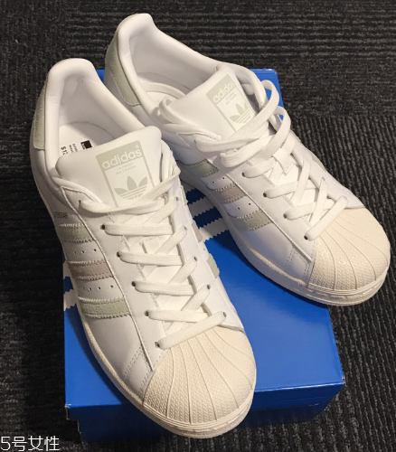 阿迪達(dá)斯有加絨鞋嗎？冬天也能穿的運(yùn)動(dòng)鞋