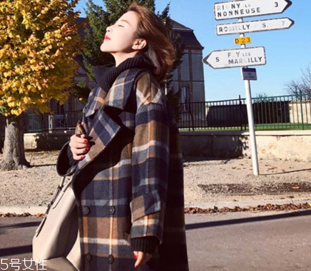 格子大衣適合什么人穿？經(jīng)典格紋永不過時(shí)