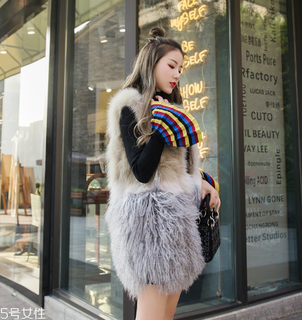 皮草馬甲什么季節(jié)穿？讓你在人群中脫穎而出