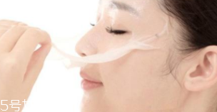 面膜不服帖怎么辦？中間剪開更好敷