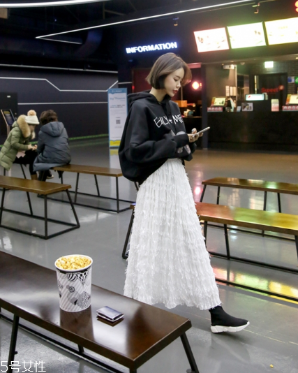 o型腿穿什么裙子好看？美美長(zhǎng)裙才撩人