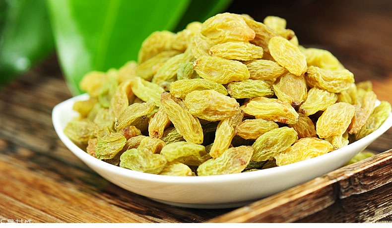 糖尿病人一次最多吃多少葡萄干 10粒以內(nèi)即可