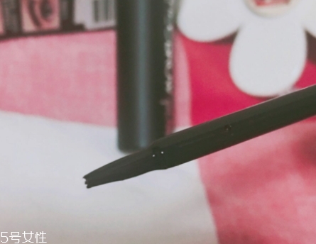 染眉膏可以持續(xù)多久？一天都不會暈妝的小秘密