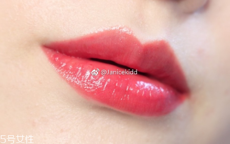 ysl圣羅蘭銀管唇釉好用嗎？蜜糖一樣水潤柔滑