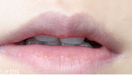 唇釉是什么東西？俗稱液體口紅