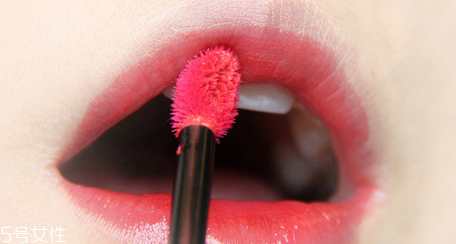 唇釉是什么東西？俗稱液體口紅