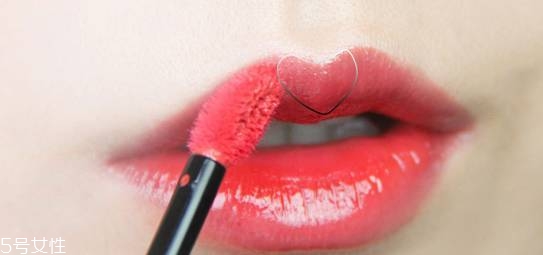 ysl唇釉怎么涂出玻璃唇？打造獨特唇色