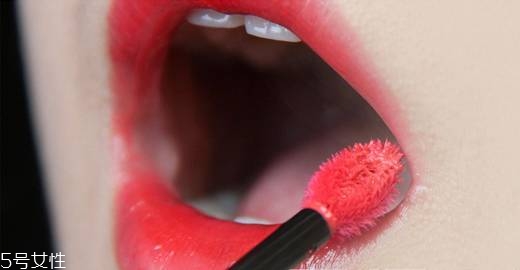 ysl唇釉怎么涂出玻璃唇？打造獨特唇色
