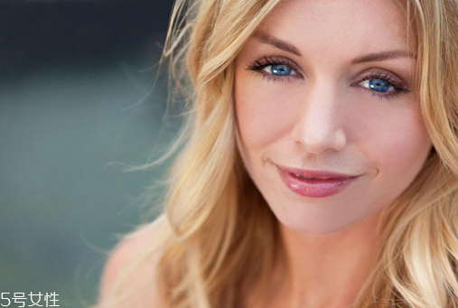 孕睫術(shù)和種睫毛哪個好？孕睫術(shù)美瞳線不要一起做