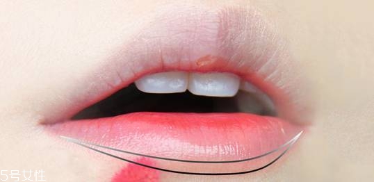 ysl唇釉怎么涂出玻璃唇？打造獨特唇色