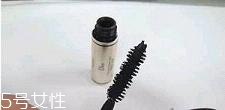 迪奧睫毛膏怎么樣？刷完睫毛膏再夾一次睫毛更卷翹