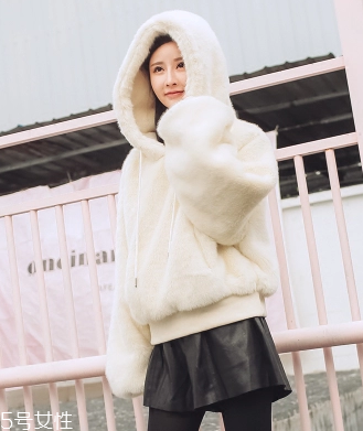 衛(wèi)衣怎么穿顯腿長？教你穿出大長腿