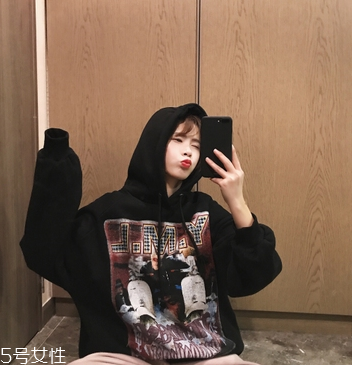 衛(wèi)衣怎么穿顯腿長？教你穿出大長腿