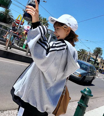 衛(wèi)衣怎么穿顯腿長？教你穿出大長腿