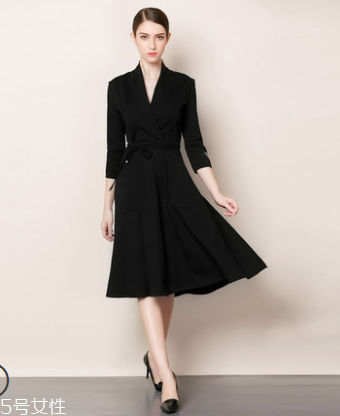 年會(huì)穿什么衣服合適？搶鏡年會(huì)小禮服最佳