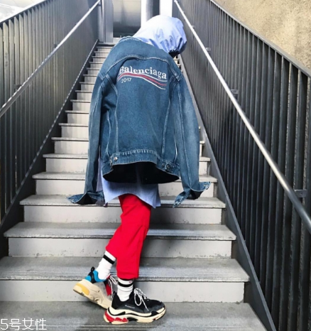 巴黎世家是什么檔次？件件都是街拍爆款