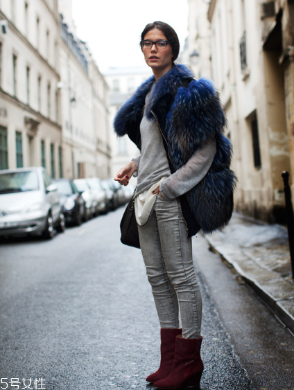 藍(lán)色皮草怎么搭配？盡顯高貴迷人氣質(zhì)