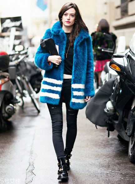 藍(lán)色皮草怎么搭配？盡顯高貴迷人氣質(zhì)