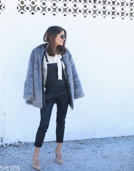 灰色皮草怎么搭配？這樣就能輕松駕馭