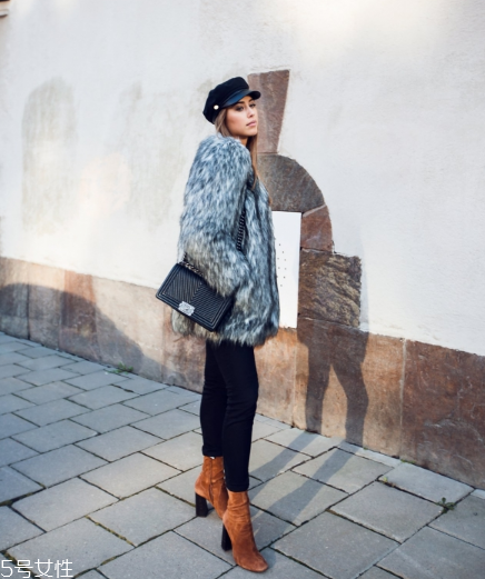 灰色皮草怎么搭配？這樣就能輕松駕馭