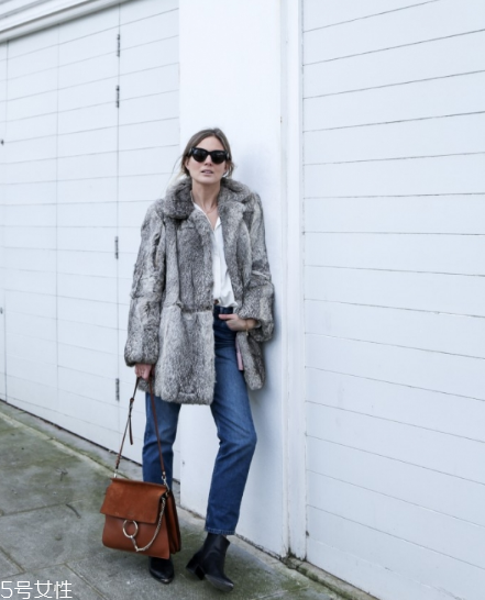 灰色皮草怎么搭配？這樣就能輕松駕馭