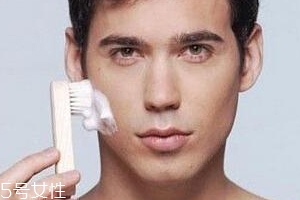 男士卸妝品怎么挑選？建議少用卸妝油